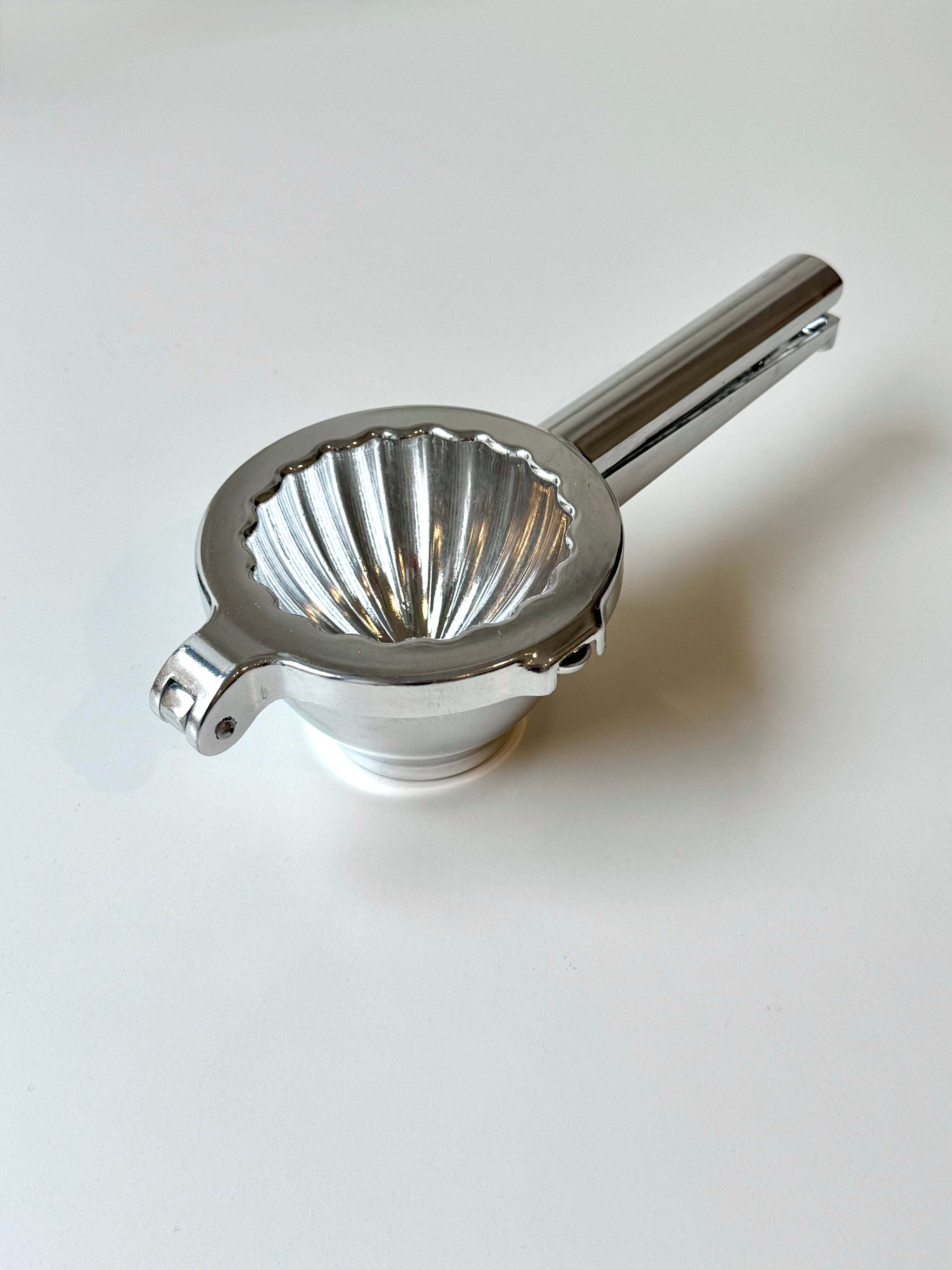 Jumbo Citrus Squeezer