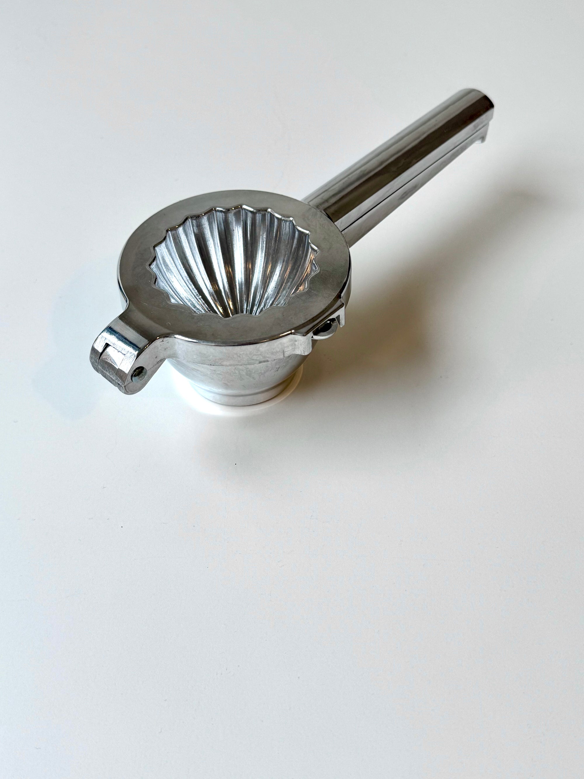 Jumbo Citrus Squeezer