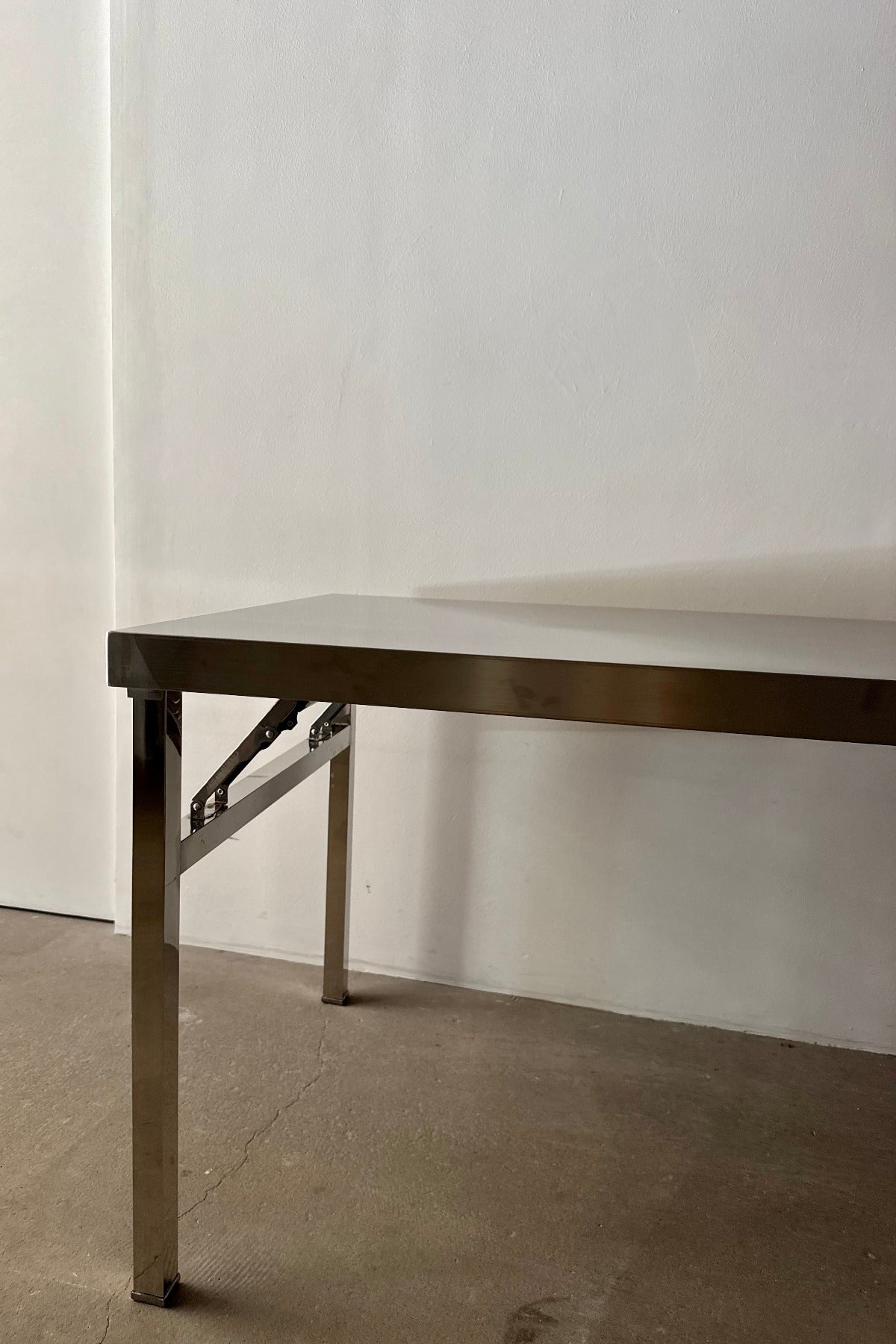 The Rectangular Folding Table