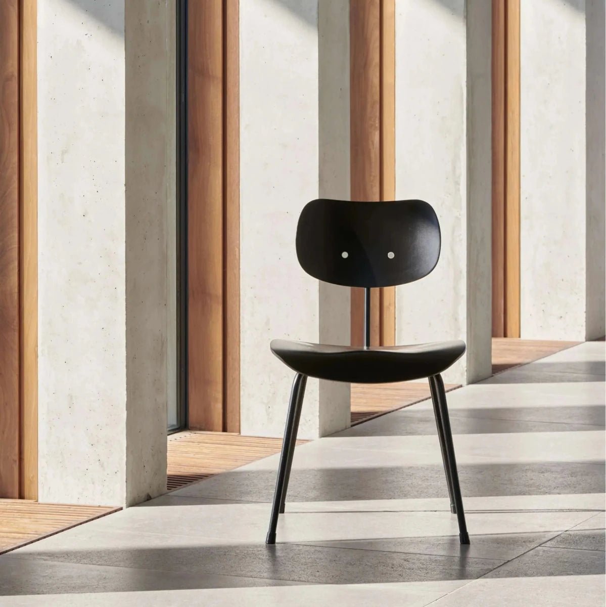 Please Wait To Be Seated / Eiermann - Eiermann SE 68 Dining Chair | Black - Chair - DANSKshop.com