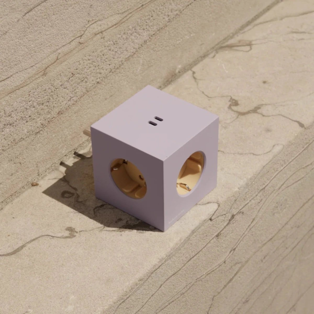 Avolt - Square 2 USB | Bauhaus-Archiv Lavender Glow - Socket - DANSKshop.com