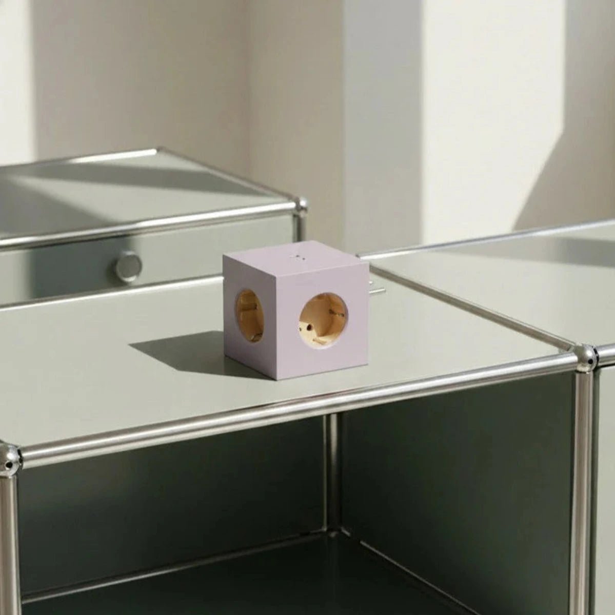 Avolt - Square 2 USB | Bauhaus-Archiv Lavender Glow - Socket - DANSKshop.com