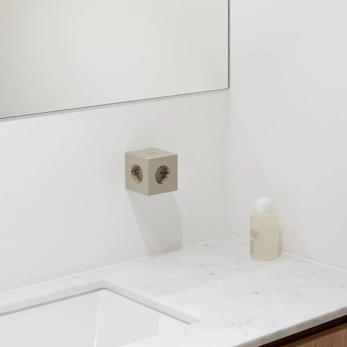Avolt - Square 2 USB - Socket - DANSKshop.com