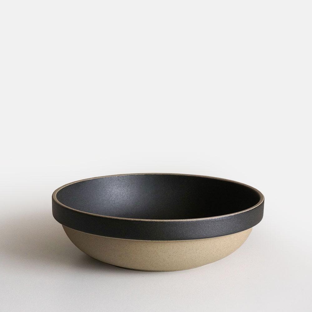 Hasami - Low Round Bowl // Black - Kitchenware - DANSKmadeforrooms
