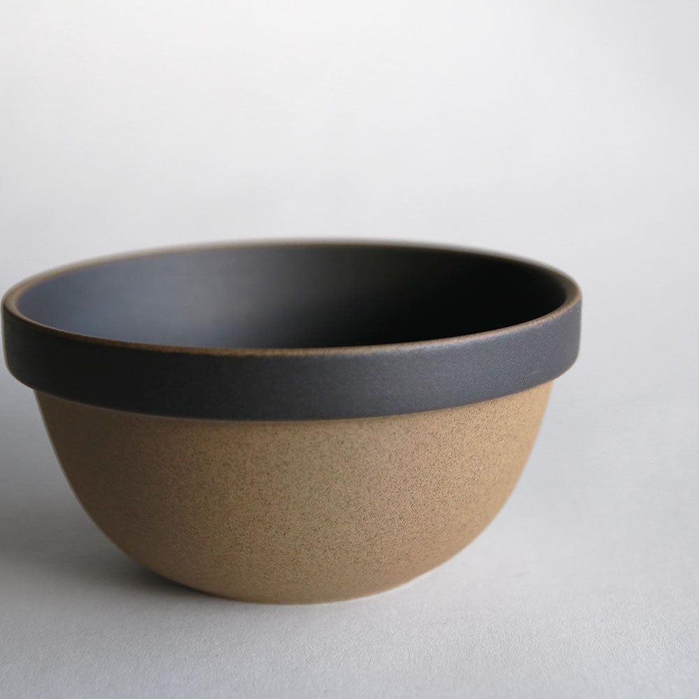 Hasami - Mid-Deep Round Bowl // Black // Two Sizes - Kitchenware - DANSKmadeforrooms